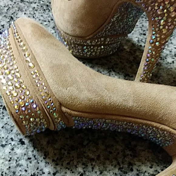 Shoes - Picture 6 of 6